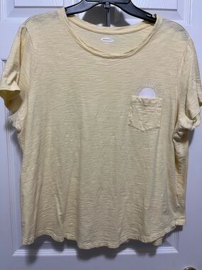Old Navy Light Yellow Short Sleeve Pocket Tee with Sun Detail
